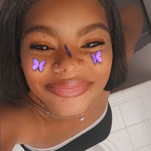 Meet your Posher, Alicia